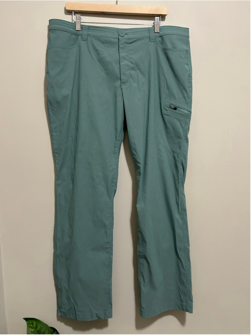 Women's Eddie Bauer Pants Size 18 Green Hiking Cargo